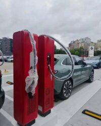 Huawei 40 kW-os elektromos autótöltőt mutat be; A Tesla Supercharger versenytársa, a Huawei FusionCharge