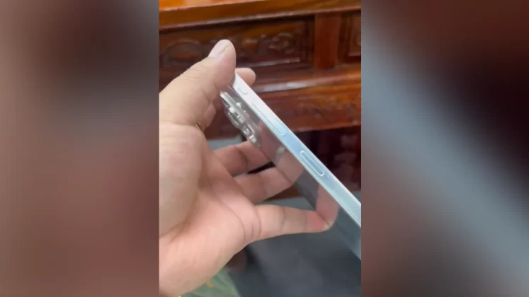 Az iPhone 15 Pro makett kézbe vehetővé teszi a még hivatalosan nem bemutatott készüléket