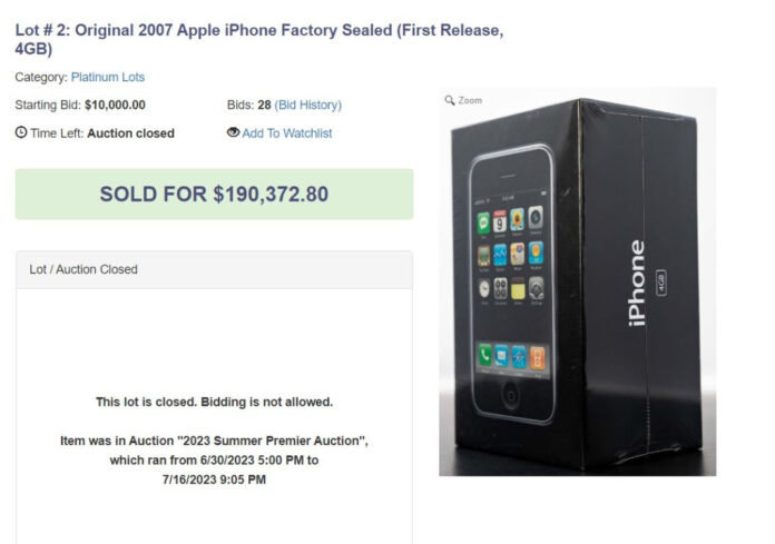 Egy első generációs, még bontatlan iPhone közel 200 000 dollárért kelt el
