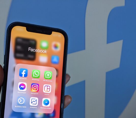 Az Apple és a Meta MI (Facebook) partnerségről tárgyaltak; Generatív MI integráció az iPhone-okra