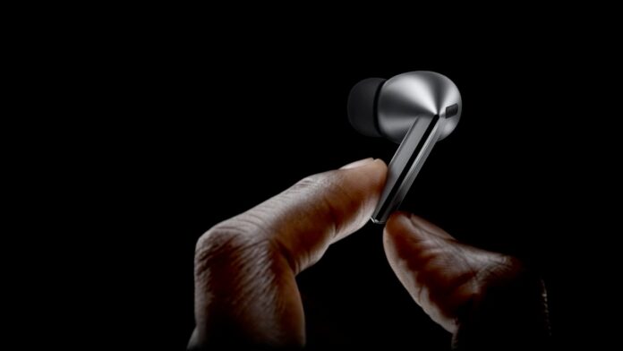 Samsung Galaxy Buds3 és Buds3 Pro: új dizájn és gaming világítás