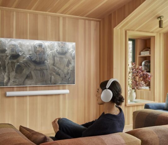 Sonos Arc Ultra soundbar és a Sub 4 mélynyomó